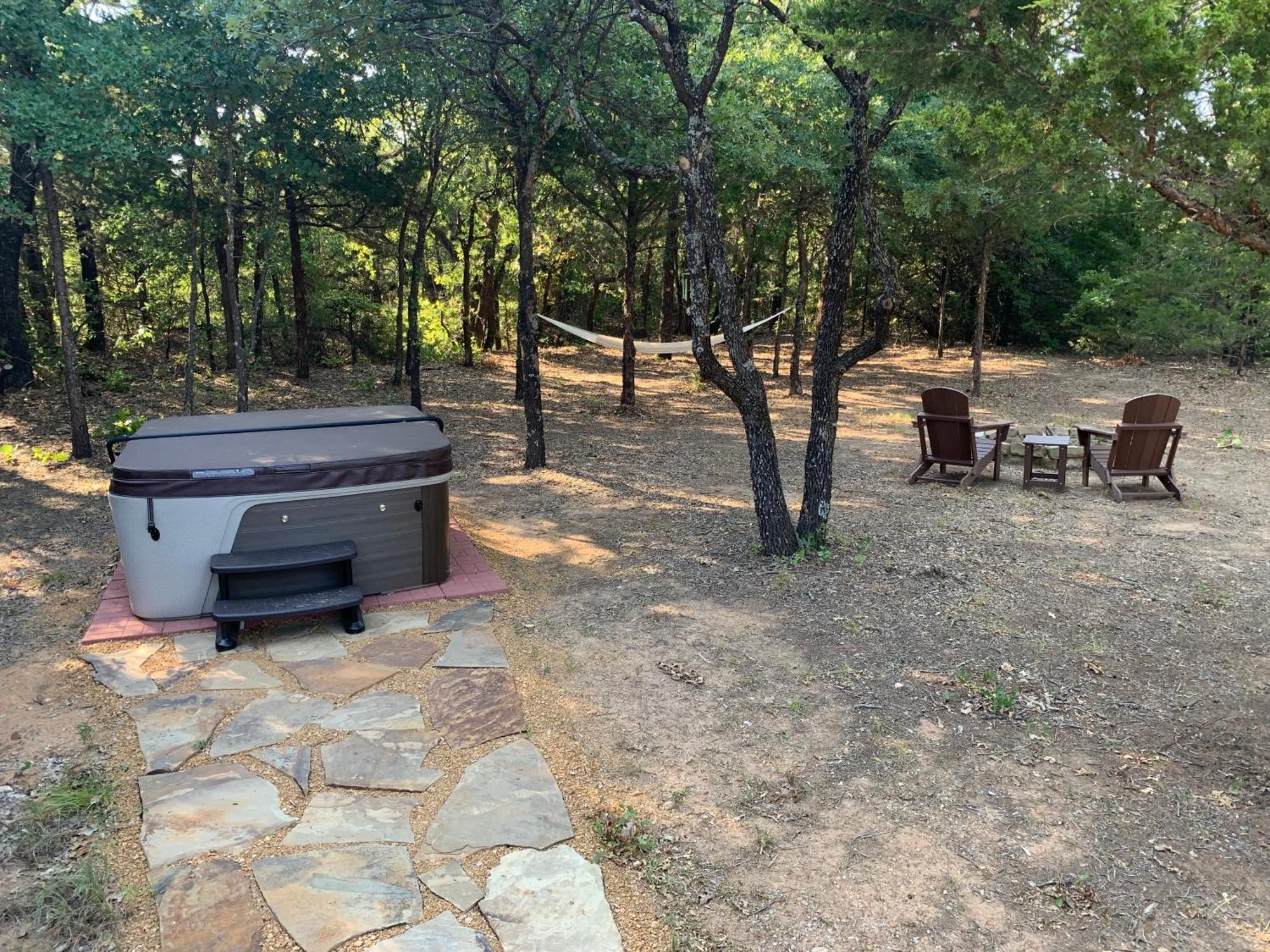 All Is Well Resort Saint Jo 外观 照片